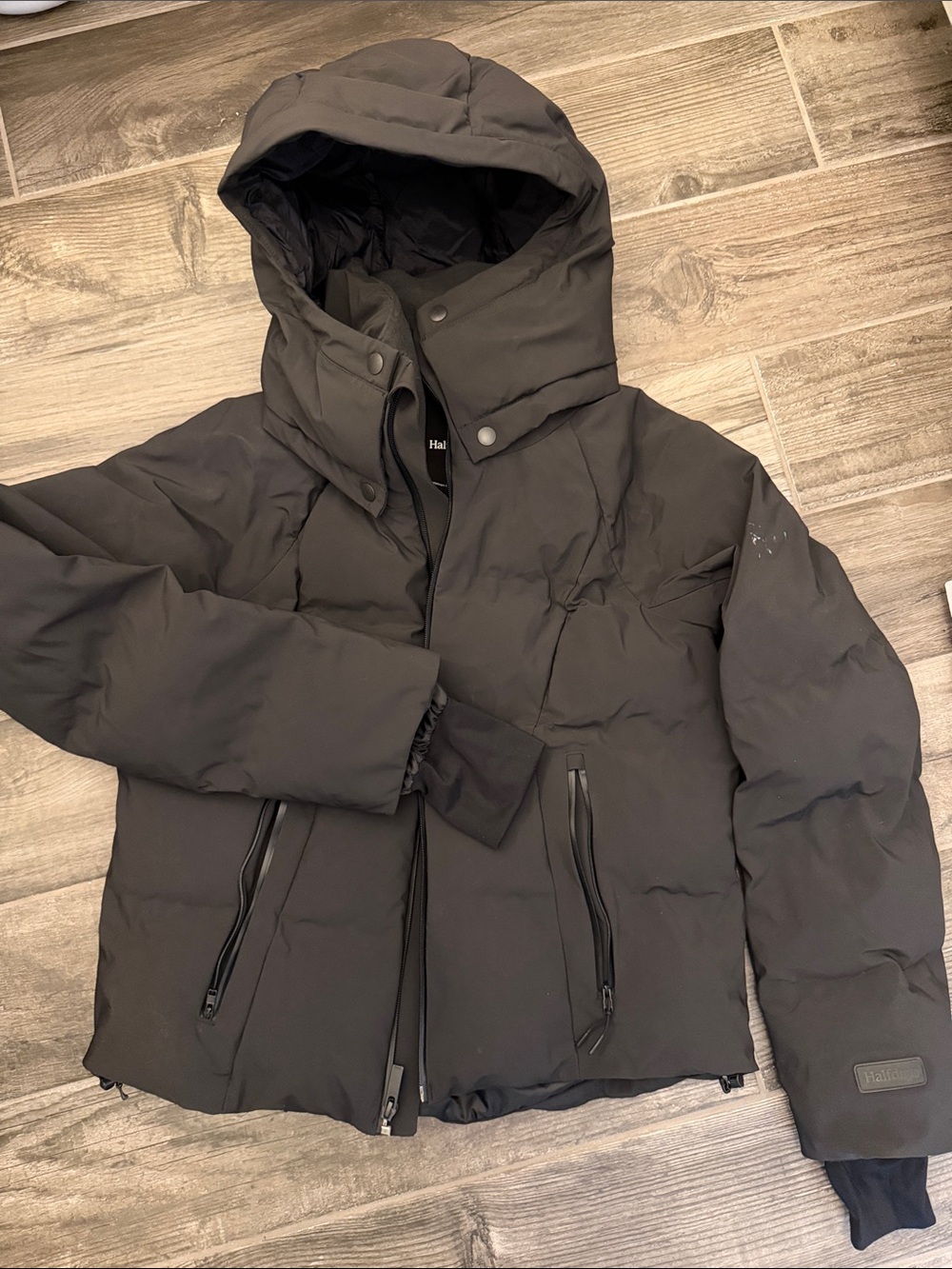Halfdays Georgie puffer Women's Black Insulated Hooded Ski Jacket